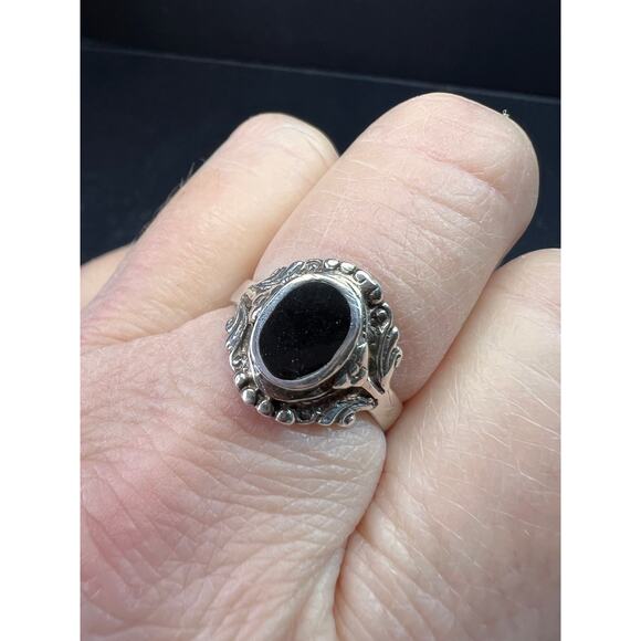 Vintage Sterling Silver Black Onyx Cocktail Ring, Ornate Bezel, Size 8 - Picture 4 of 16